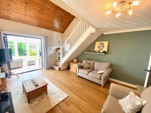 Lounge/Diner- click for photo gallery